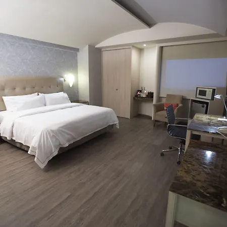 Holiday Inn Express Mexico- Toreo By Ihg