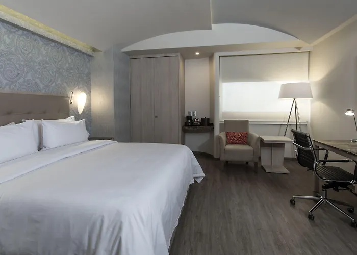 Hotel Express Mexico- Toreo By Ihg