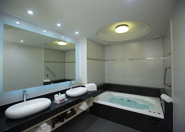 Hotel Express Mexico- Toreo By Ihg