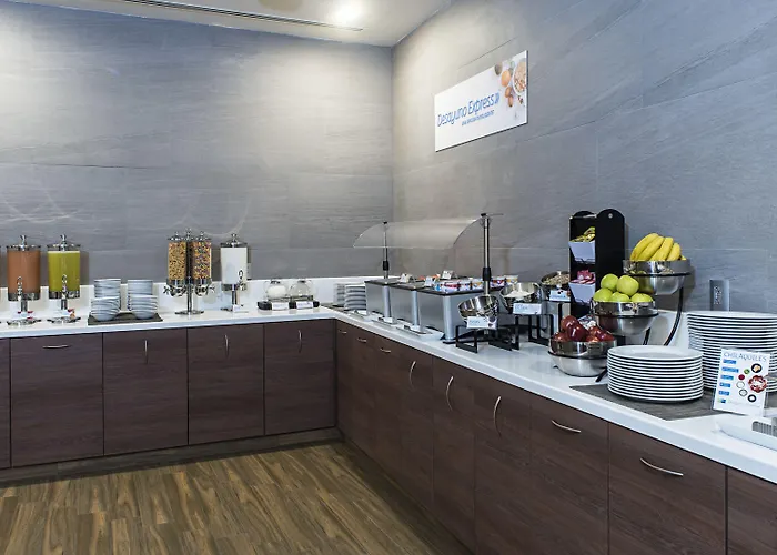 Hotel Express Mexico- Toreo By Ihg