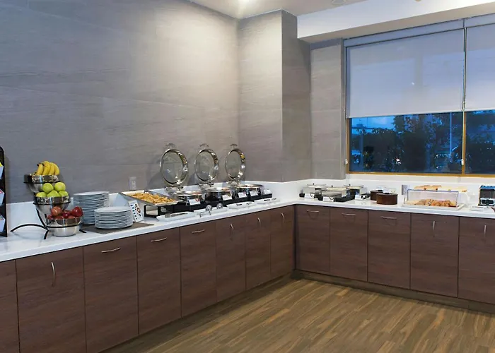 Hotel Express Mexico- Toreo By Ihg 4*